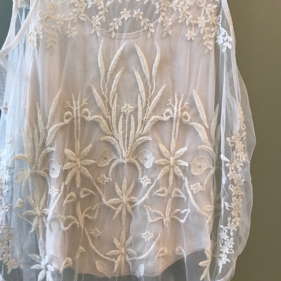 Teen girl lace covered tank - Picture 2 of 4